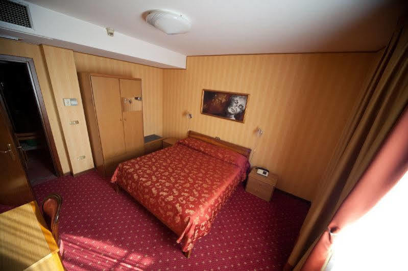 Hotel Sole Castione della Presolana Exteriör bild
