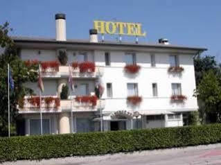 Hotel Sole Castione della Presolana Exteriör bild